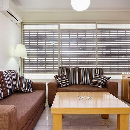 Apartments4You Dinara 巴特亚姆 外观 照片