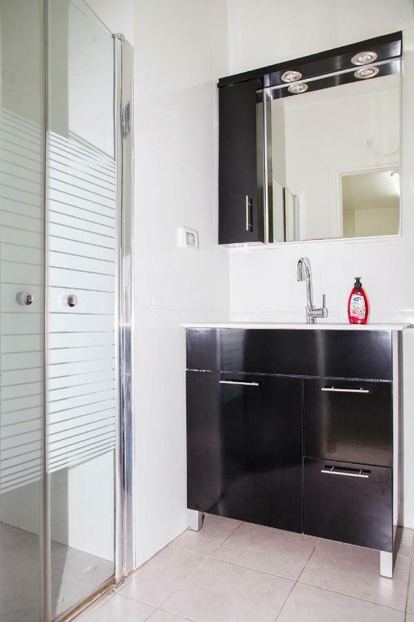 Apartments4You Dinara 巴特亚姆 外观 照片