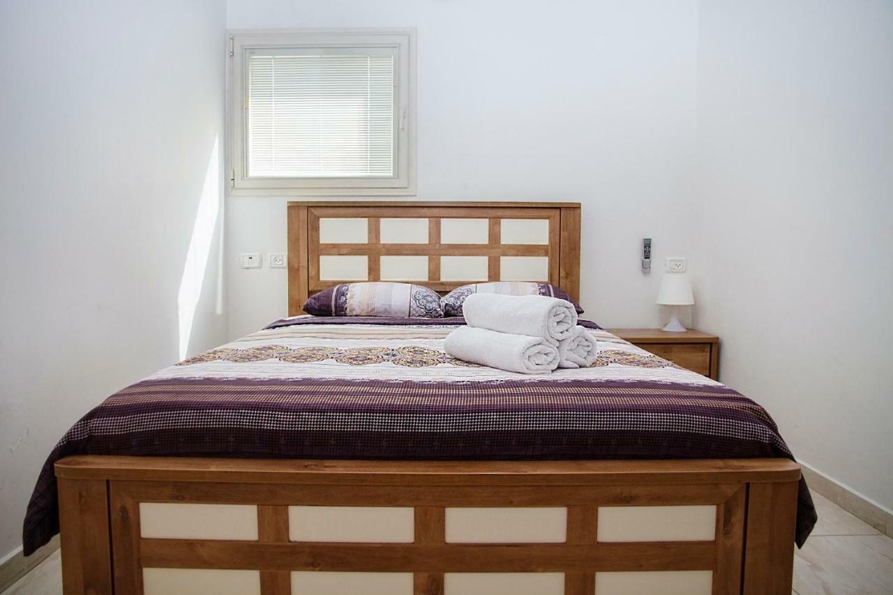 Apartments4You Dinara 巴特亚姆 外观 照片